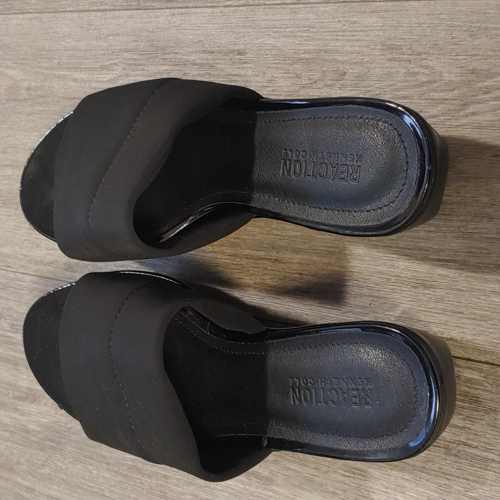 Kenneth Cole Slides - Picture 2 of 11
